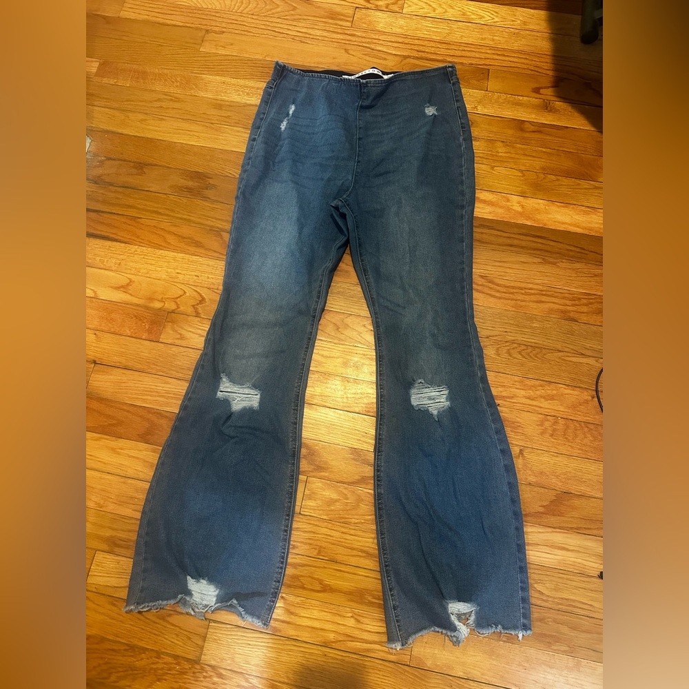 Tinseltown Jeans Pull On Distressed Flared Raw Hem Sz 11